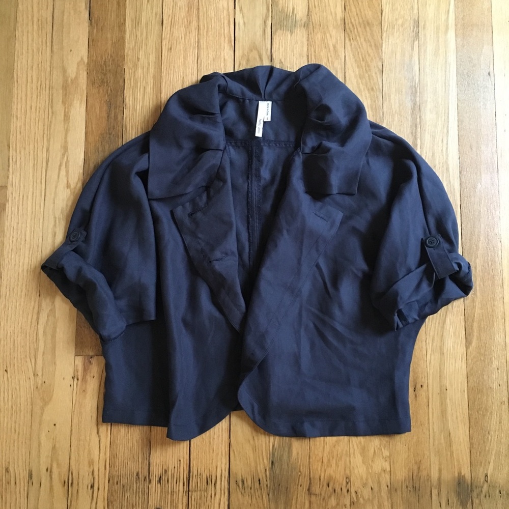 NWOT Francesca’s bolero jacket